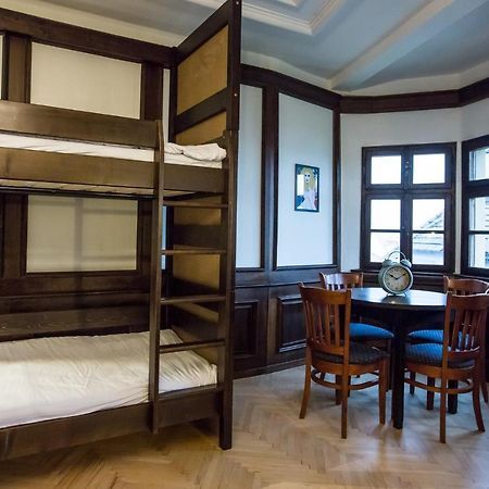 Zeitlos Boutique Hostel Bratislava Bagian luar foto