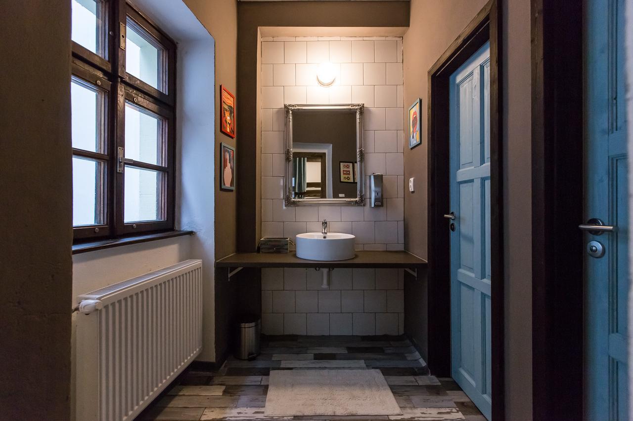 Zeitlos Boutique Hostel Bratislava Bagian luar foto