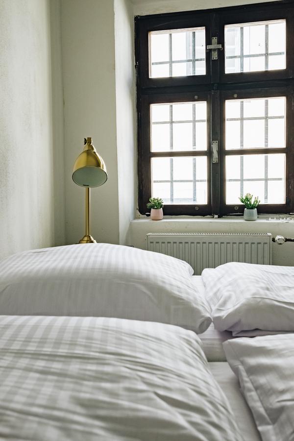 Zeitlos Boutique Hostel Bratislava Bagian luar foto