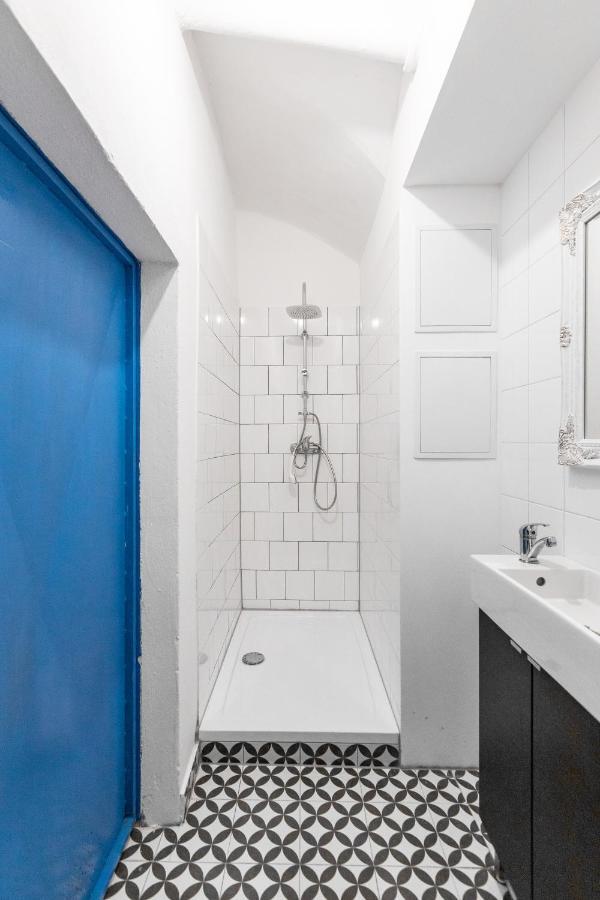 Zeitlos Boutique Hostel Bratislava Bagian luar foto